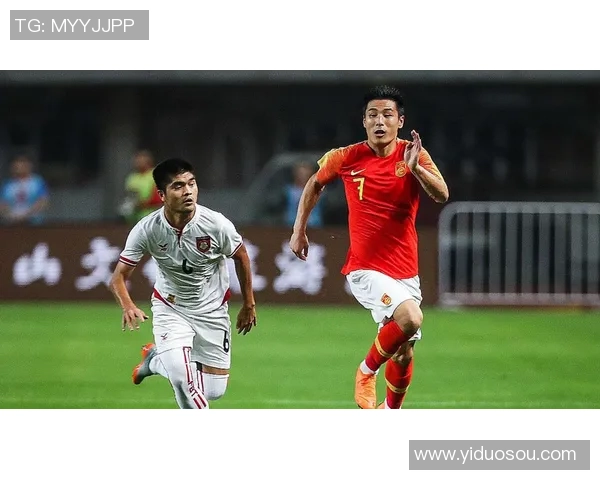 自律与刻苦并肩成长的足球天才从基层到顶级舞台的奋斗历程